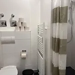 T&k - - 2 Schlafzimmer - Vollausgestattet 아파트